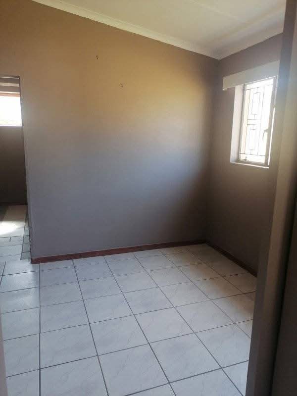 To Let 1 Bedroom Property for Rent in Top Town Eastern Cape